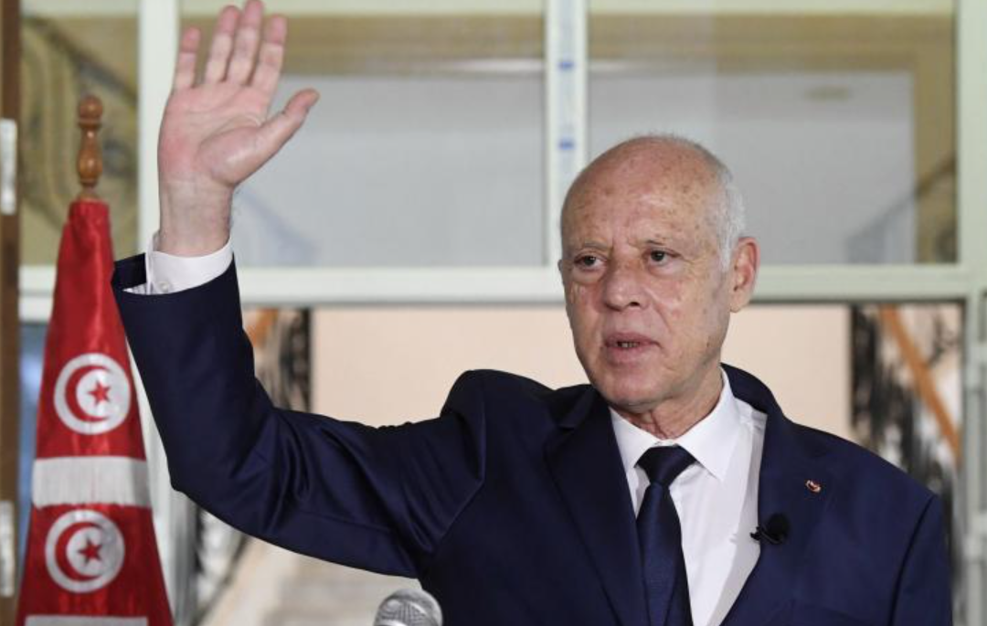 Le président Saïed se réunit avec le chef du gouvernement et le secrétaire d&rsquo;État chargé des ressources en eau