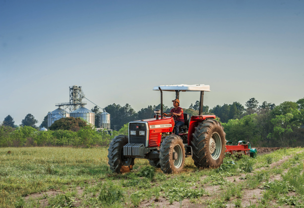 Don de 60 tracteurs dans le cadre du programme d&rsquo;appui à la balance des paiements
